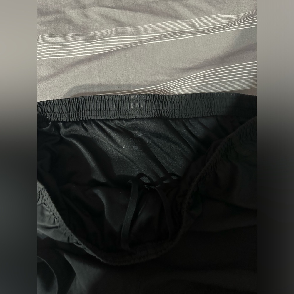 nike - Picture 2 of 4